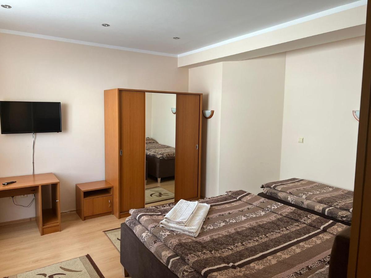 Hotel Felix Мунтеле-Мик Экстерьер фото