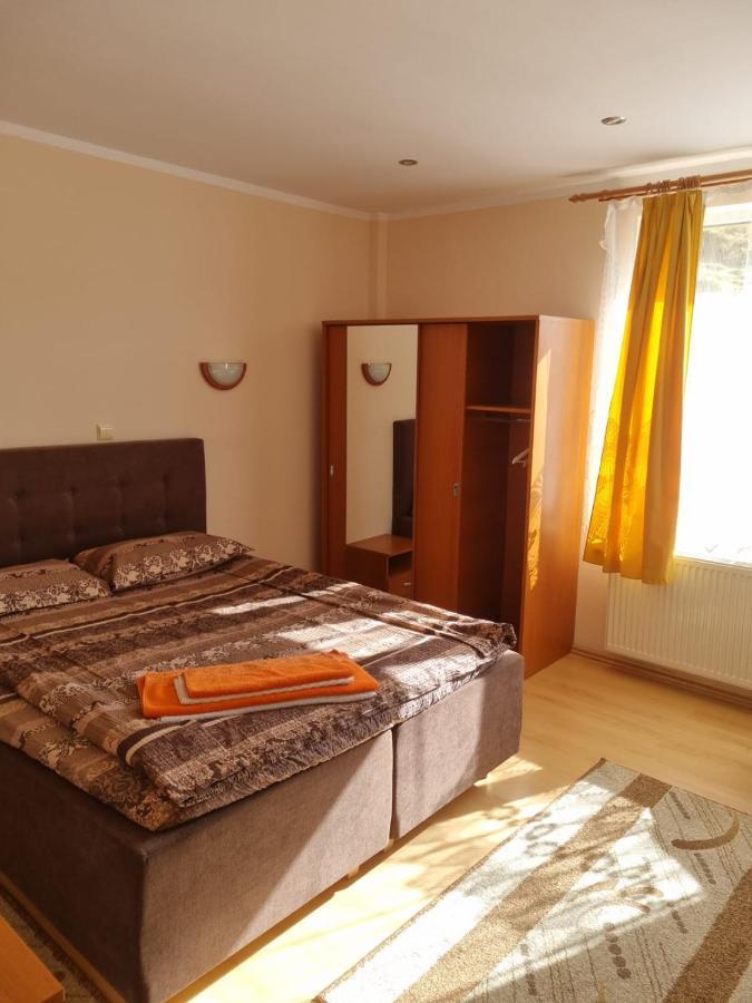 Hotel Felix Мунтеле-Мик Экстерьер фото